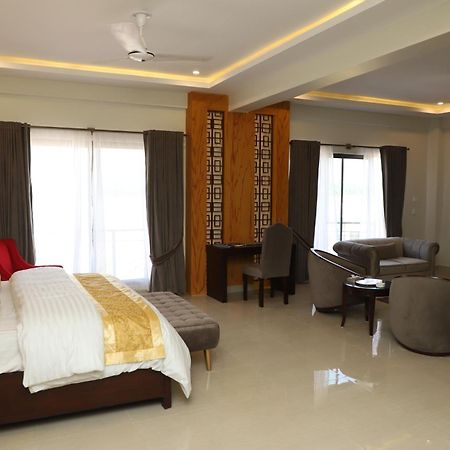 Swat Palace Hotel By Northin Mam Derai Habitación foto